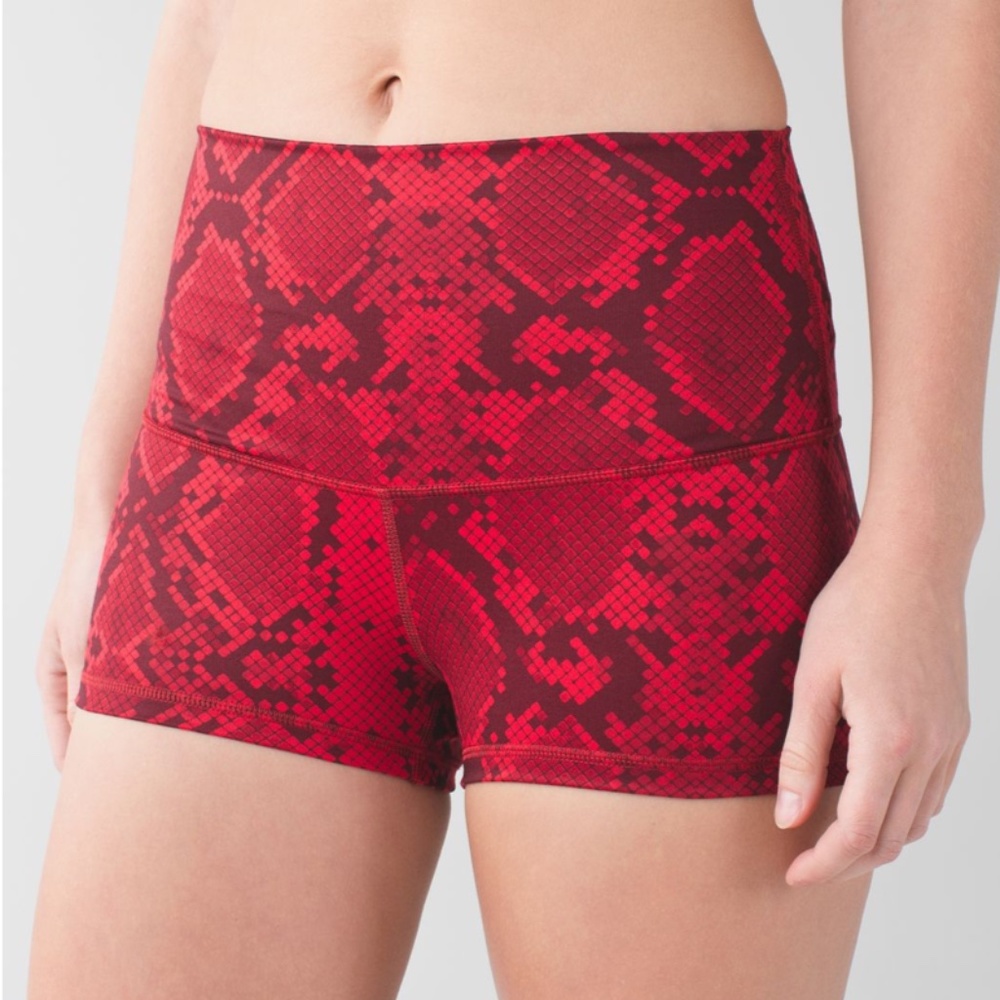 Lululemon Boogie Short (Roll Down)